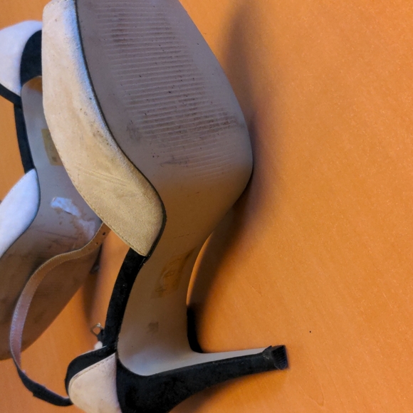 Shoes - Picture 4 of 6